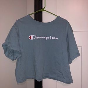 Cropped blue champion shirt